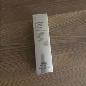 New Allies of Skin Molecular Silk Amino Hydrating Cleanser